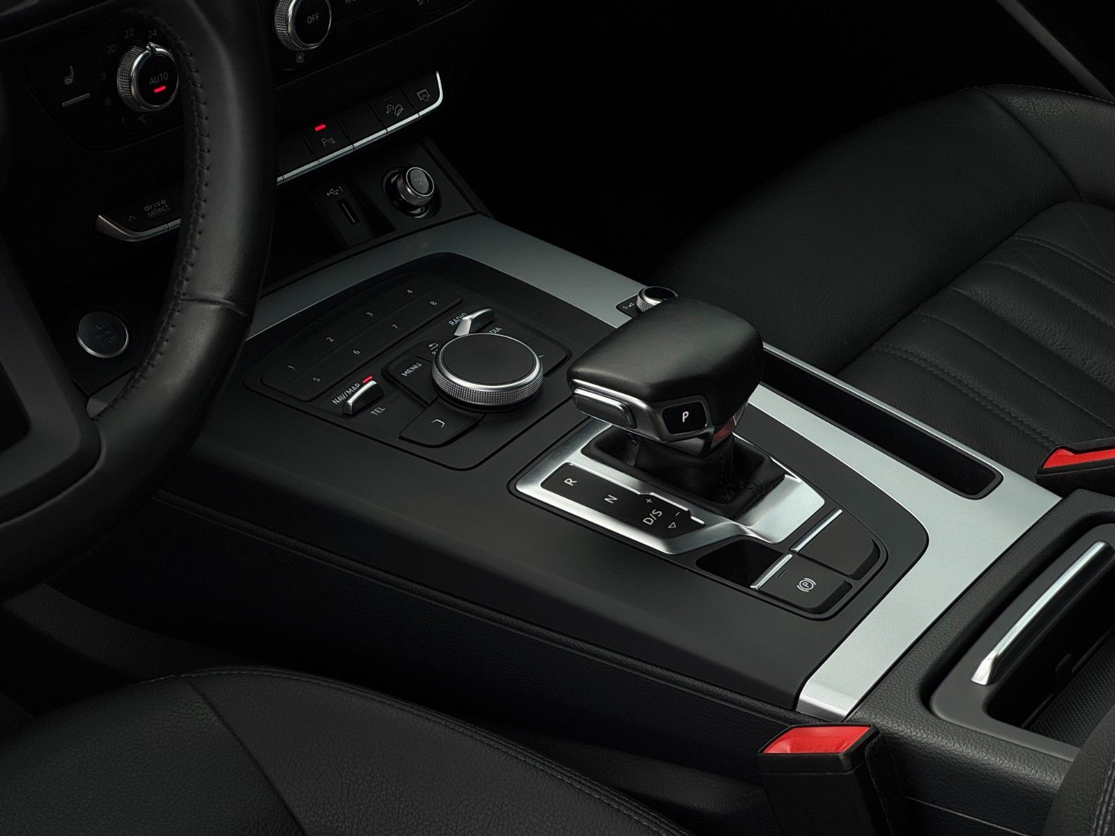 Fahrzeugabbildung Audi Q5 2.0 TFSI quattro basis Leder Kamera SHZ ACC