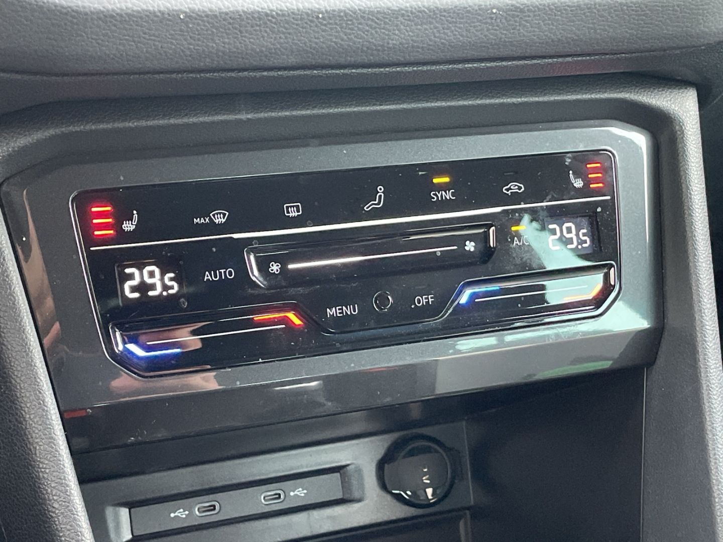 Tiguan 2.0 TDI DSG R-Line AHK/Matrix/360°Kamera/