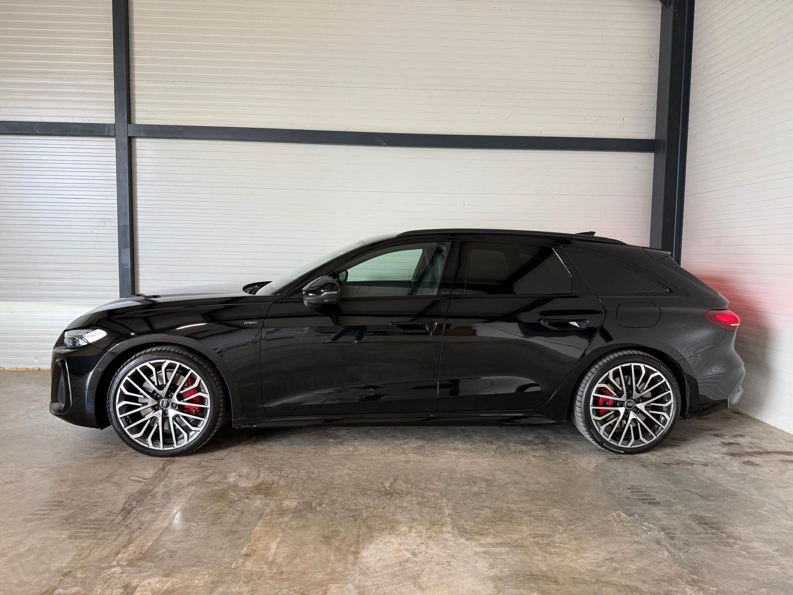 Audi A5 Avant 270kW HUD / AHK / CARBON / TECH+ / 20" imagem 3