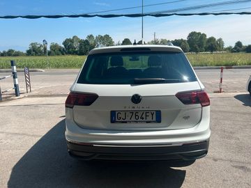 Volkswagen Tiguan - 5