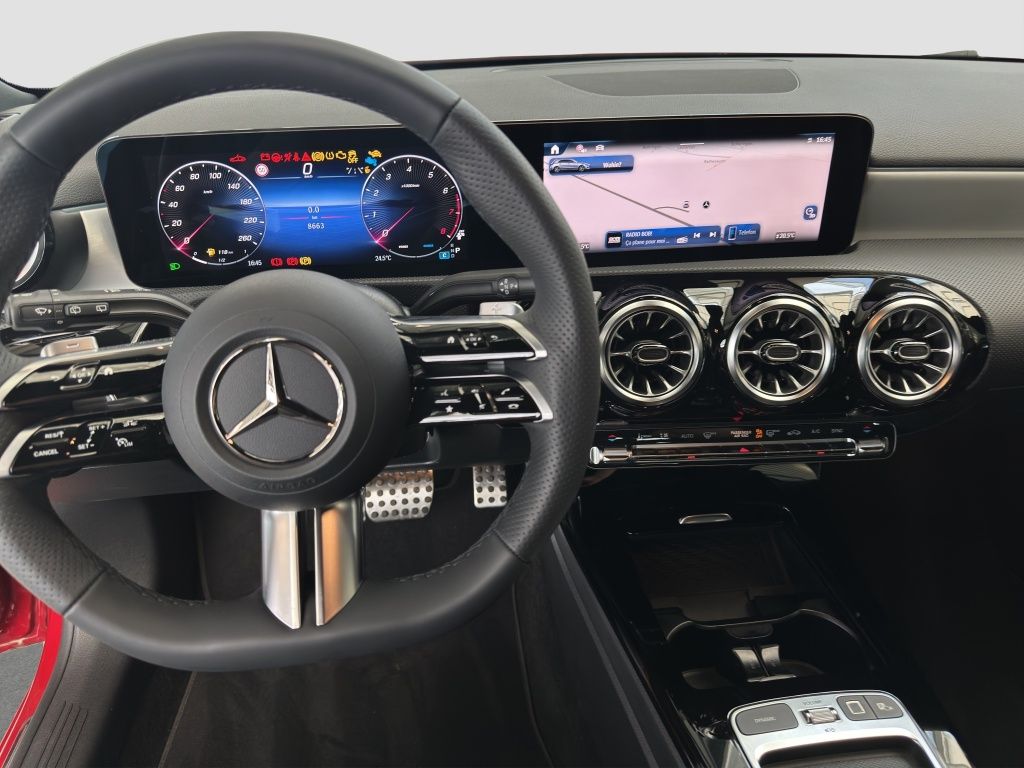 Fahrzeugabbildung Mercedes-Benz A 200 AMG Line*Night Paket*Kamera*KEYLESS-GO