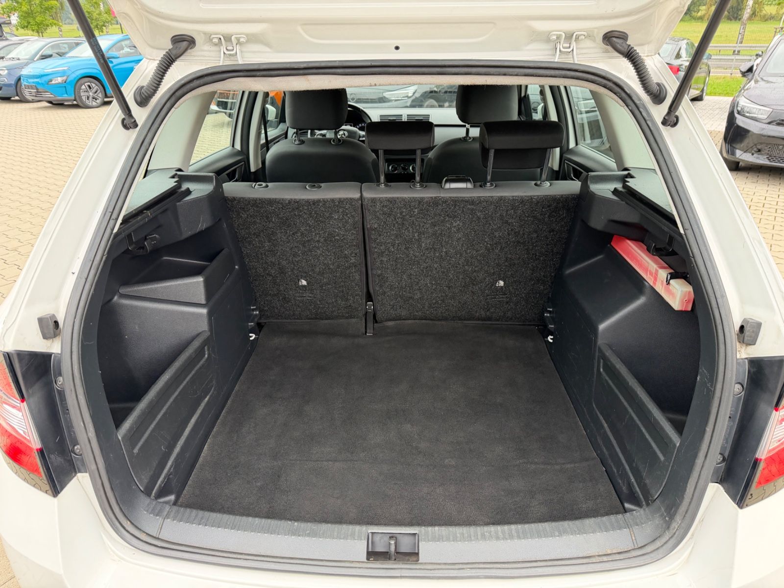 Fahrzeugabbildung SKODA Fabia Combi|Navi|Klima|AppleCarPay