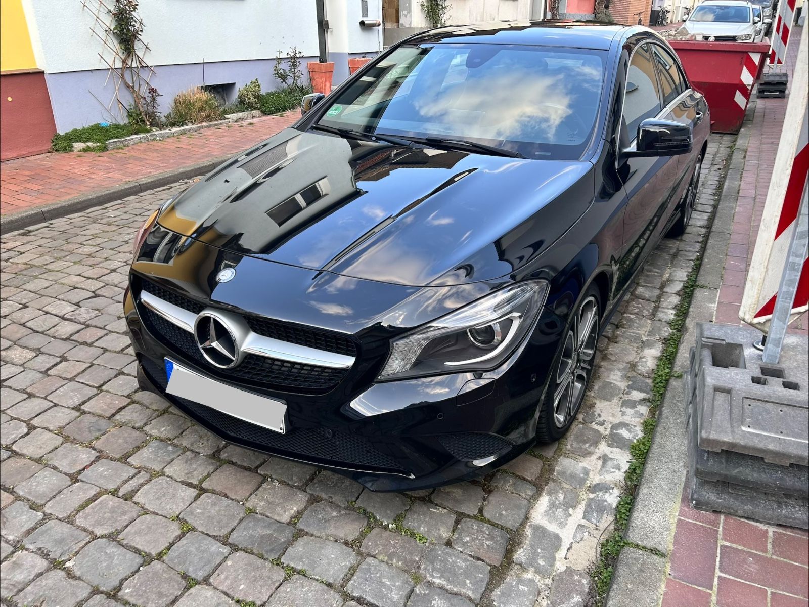 MERCEDES-BENZ CLA 200 -