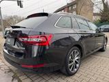 Skoda Superb Combi L&K 4x4 * LAURIN & KLEMENT * - Skoda Superb Kombi Laurin klement mit Diesel-Antrieb