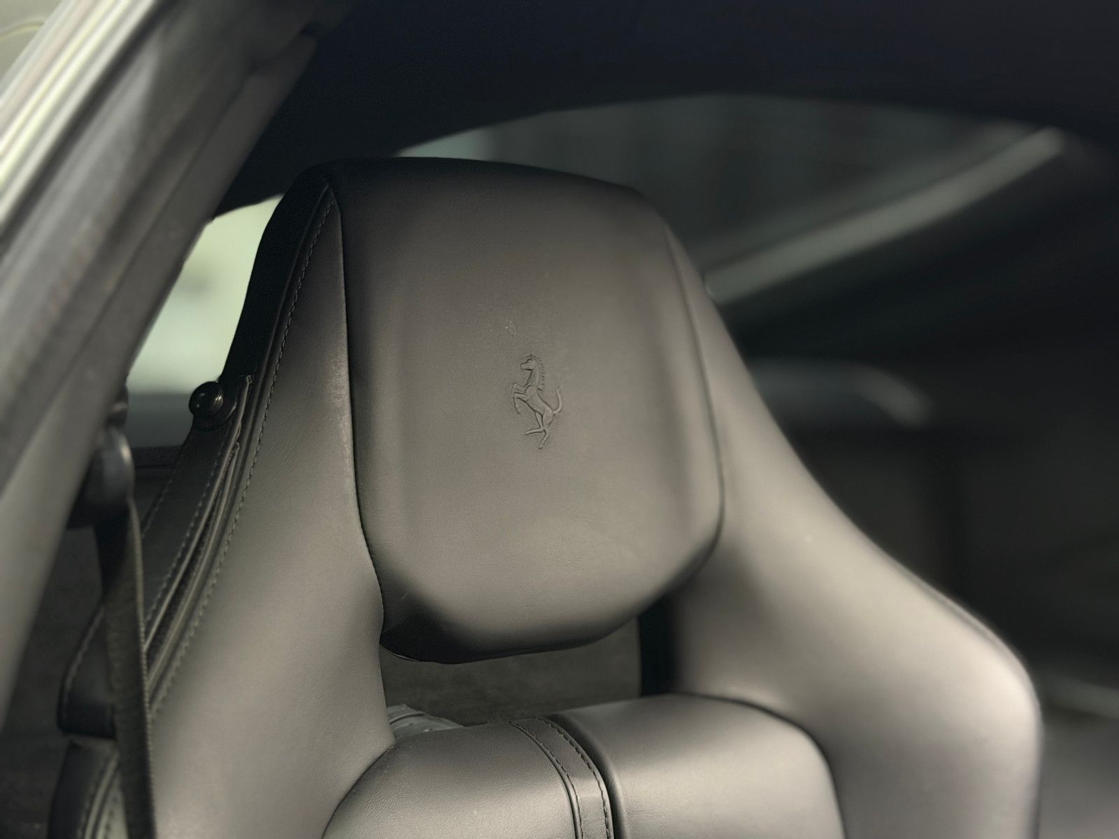 Fahrzeugabbildung Ferrari F12 Berlinetta|RACING-SEATS|NOVITEC-UMBAU|LIFT