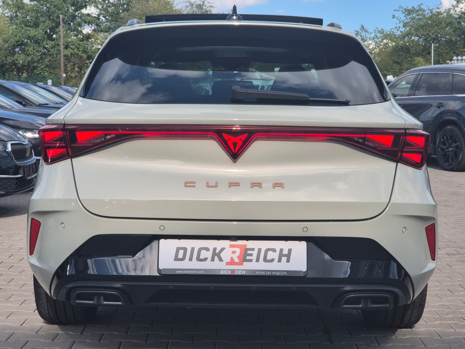 Fahrzeugabbildung CUPRA Leon 1.5 eTSI PANO*DCC*MATRIX*DINAMICA*AHK*5JG.