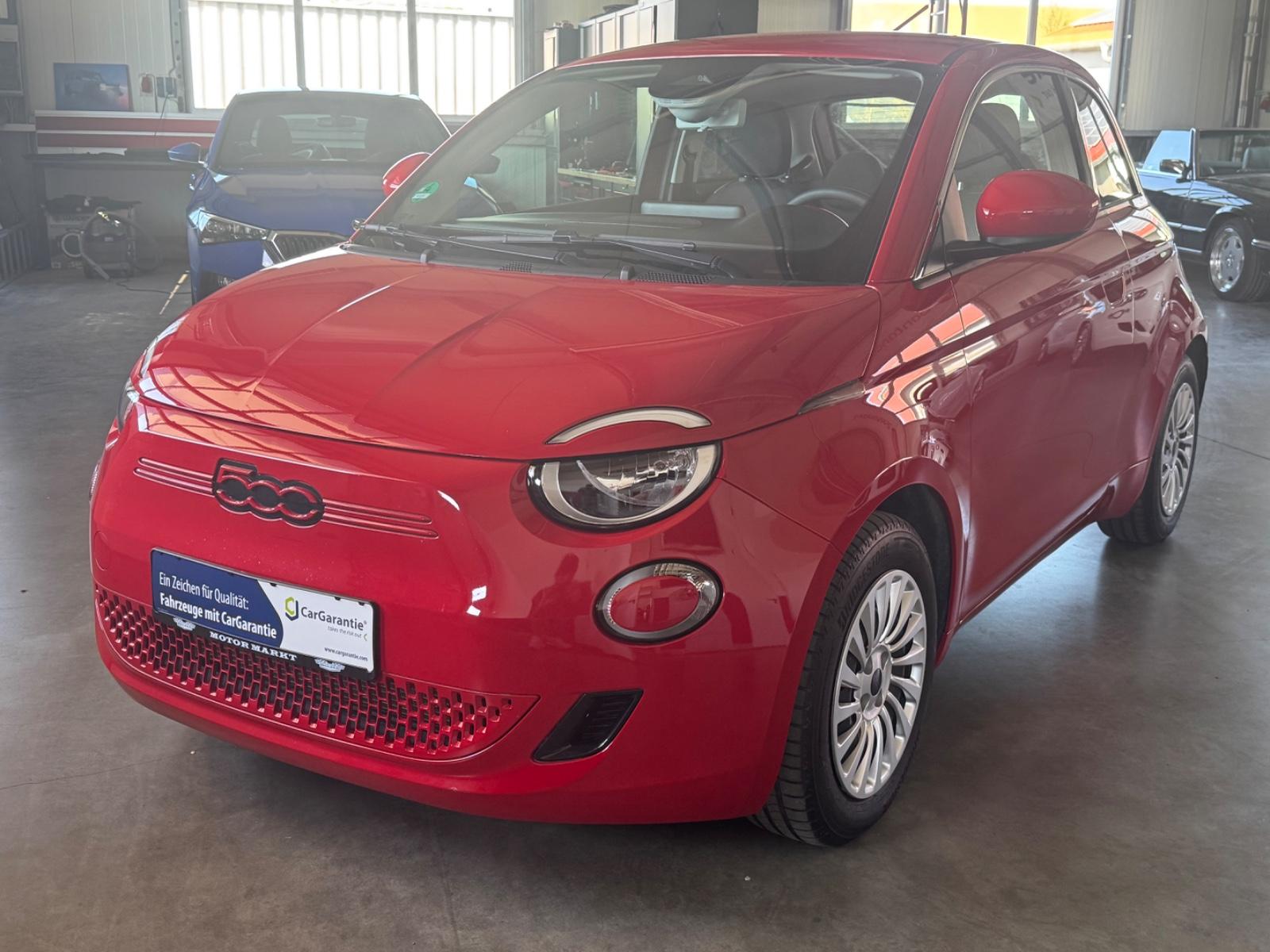 Fiat 500e  Red /42kWh/Navi/Spurass./Tempomat