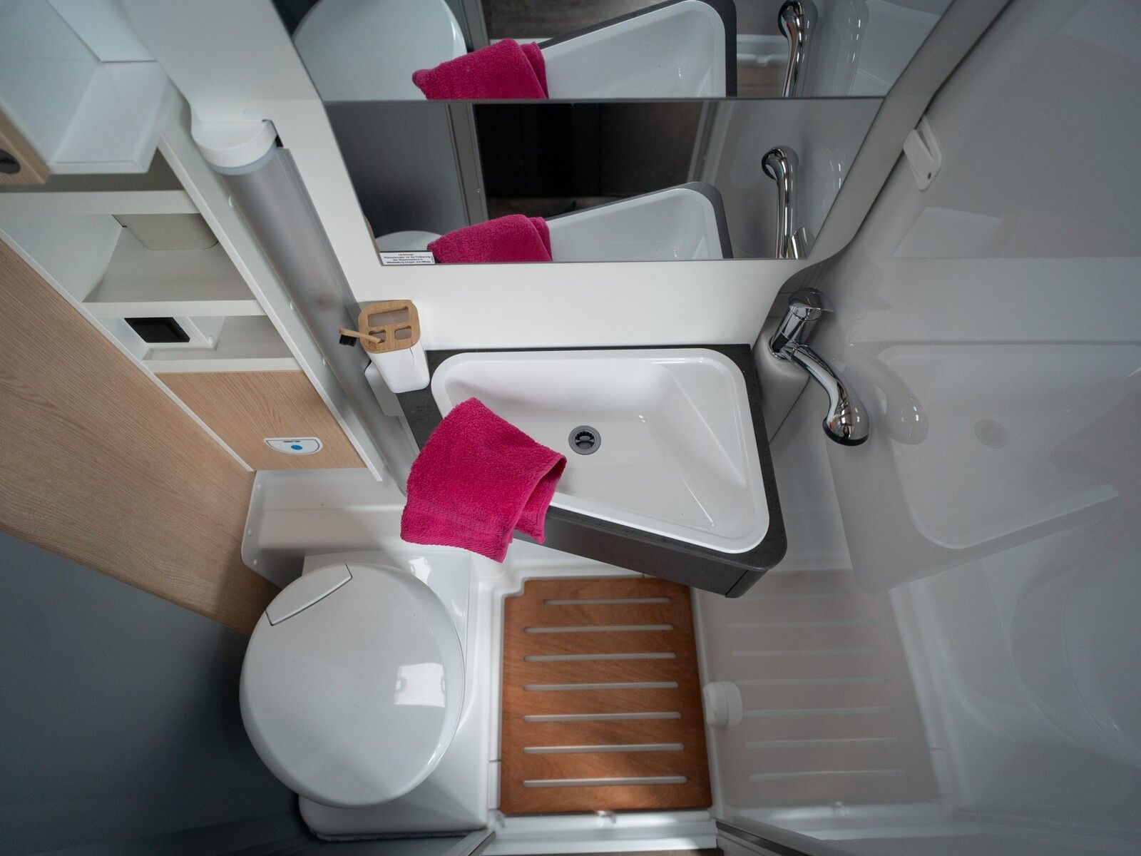 Fahrzeugabbildung Sunlight Cliff X 640 MJ26*Schwenkbad*Automatik*Panorama*