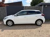 Hyundai i20 1.2 Radio BT PDC Allwetter - Hyundai i20 in Aachen