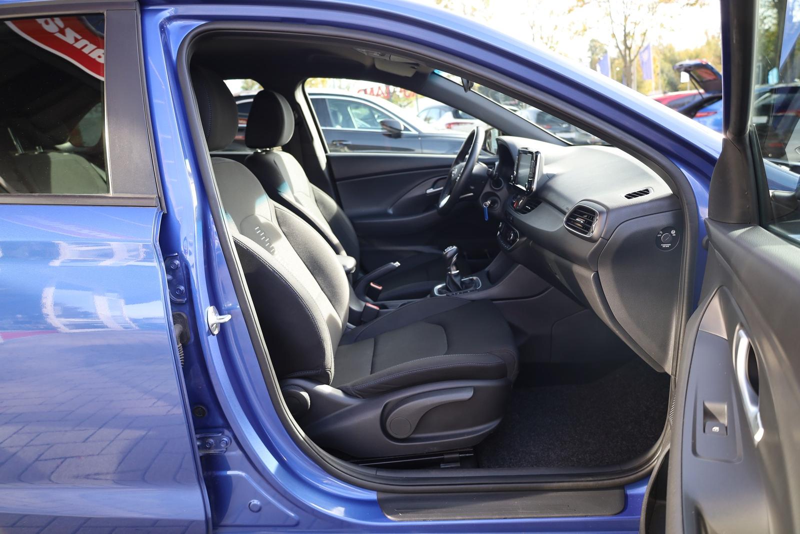 Hyundai i30 1.4 T-GDI Passion + LED Navi Kamera DAB USB