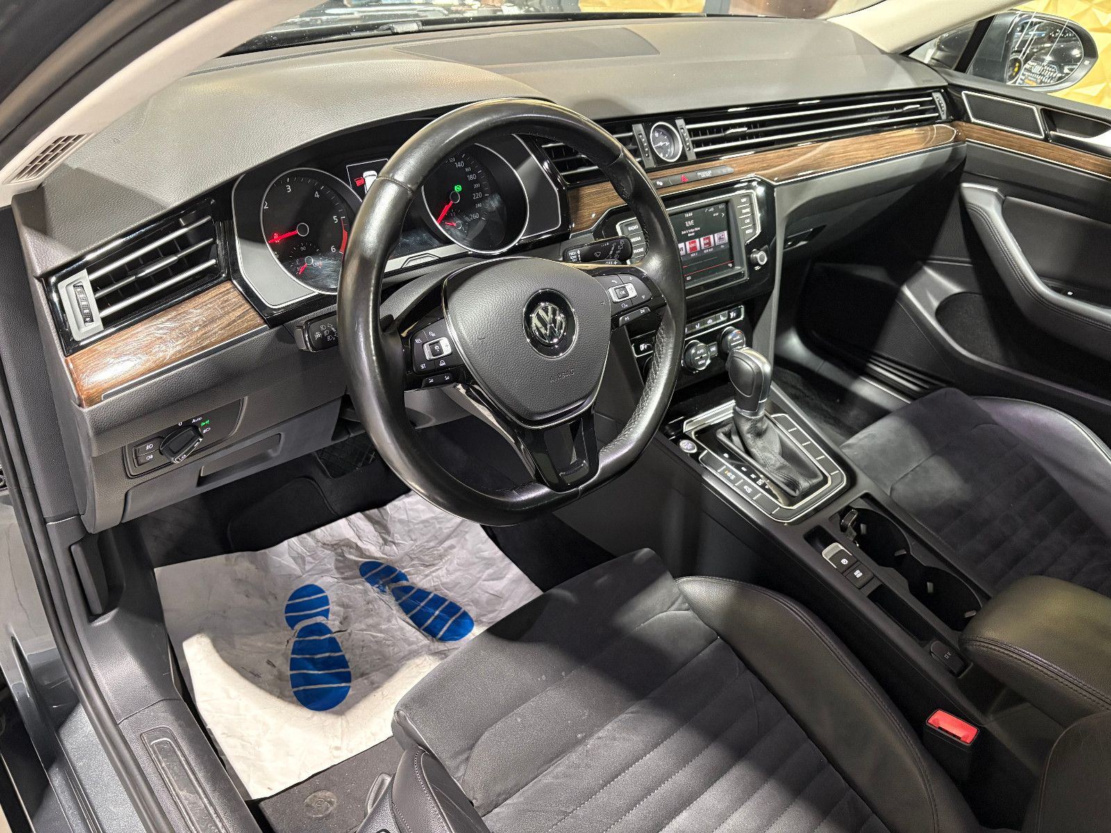 Fahrzeugabbildung Volkswagen Passat Variant Highline BMT/KAMERA/NAVI/SHZ/ACC/