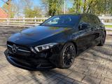 Mercedes-Benz A 220 4MATIC AMG-Line