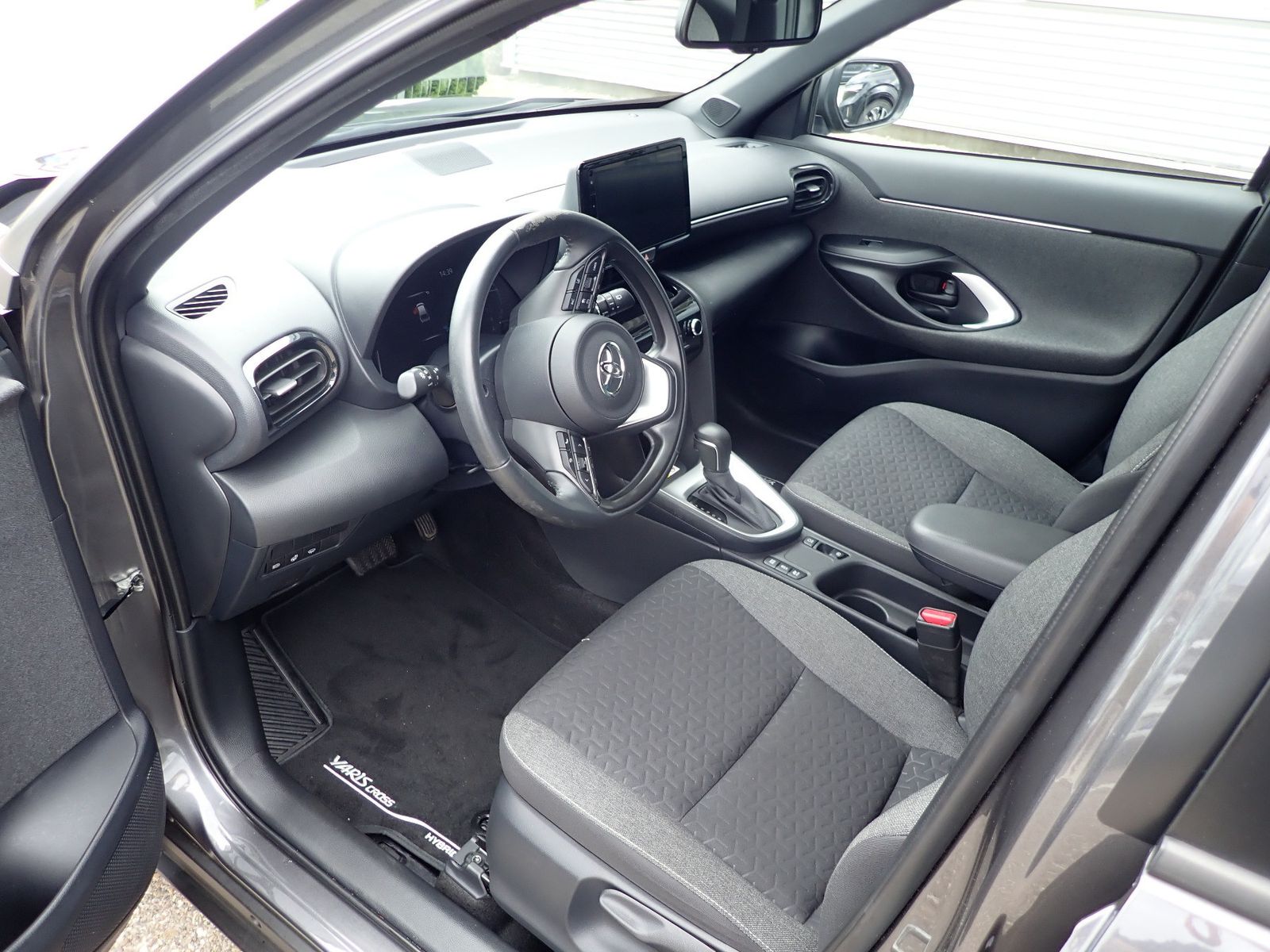 Fahrzeugabbildung Toyota Yaris Cross Hybrid FWD Team Deutschland