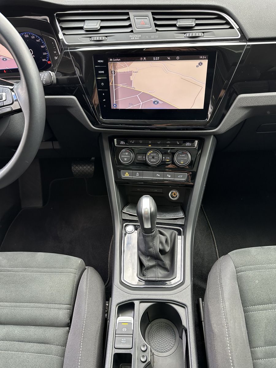 Fahrzeugabbildung Volkswagen Touran 2.0 TDI DSG Highline NAV+LED+AHK+KAM+PANO