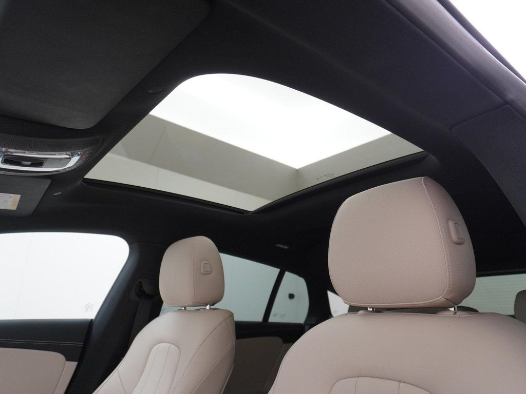 Mercedes-Benz CLA 200 Shooting Brake Business Solution Luxury