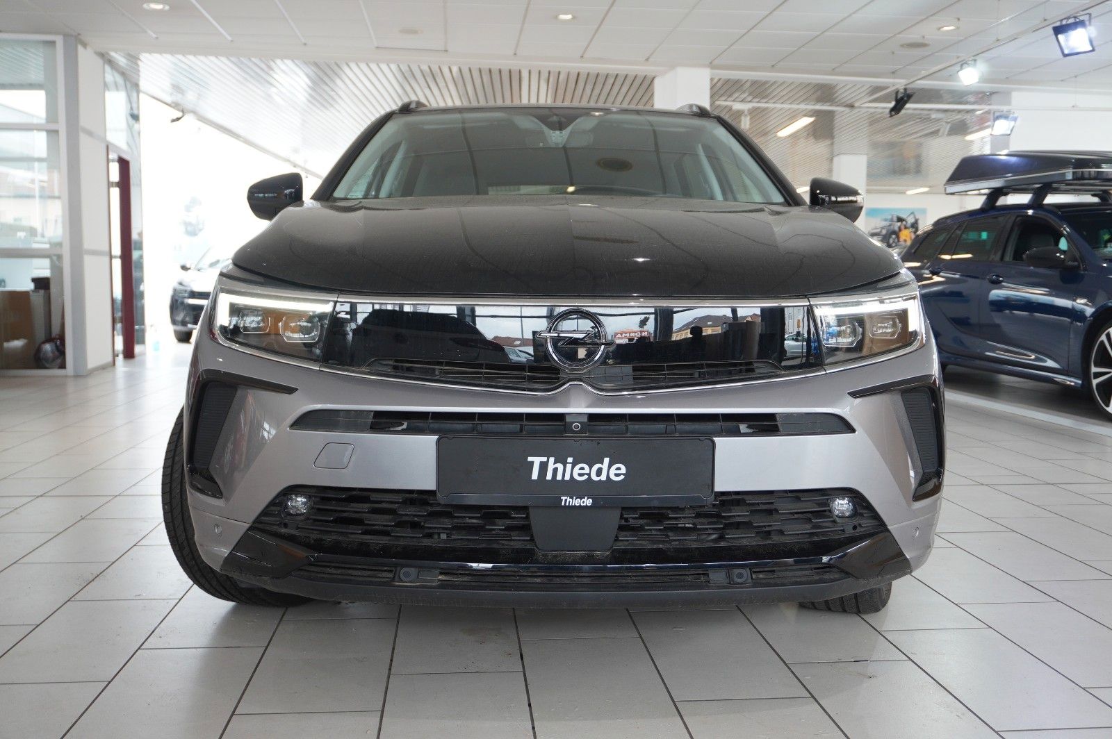 Fahrzeugabbildung Opel Grandland (X) 1.6T GSe 4HYBRID NAVI/LED/KAMERA