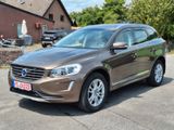 Volvo XC60 D5 Summum AWD/P-Dach/Leder/Bi-Xenon/Standhe - Volvo XC60