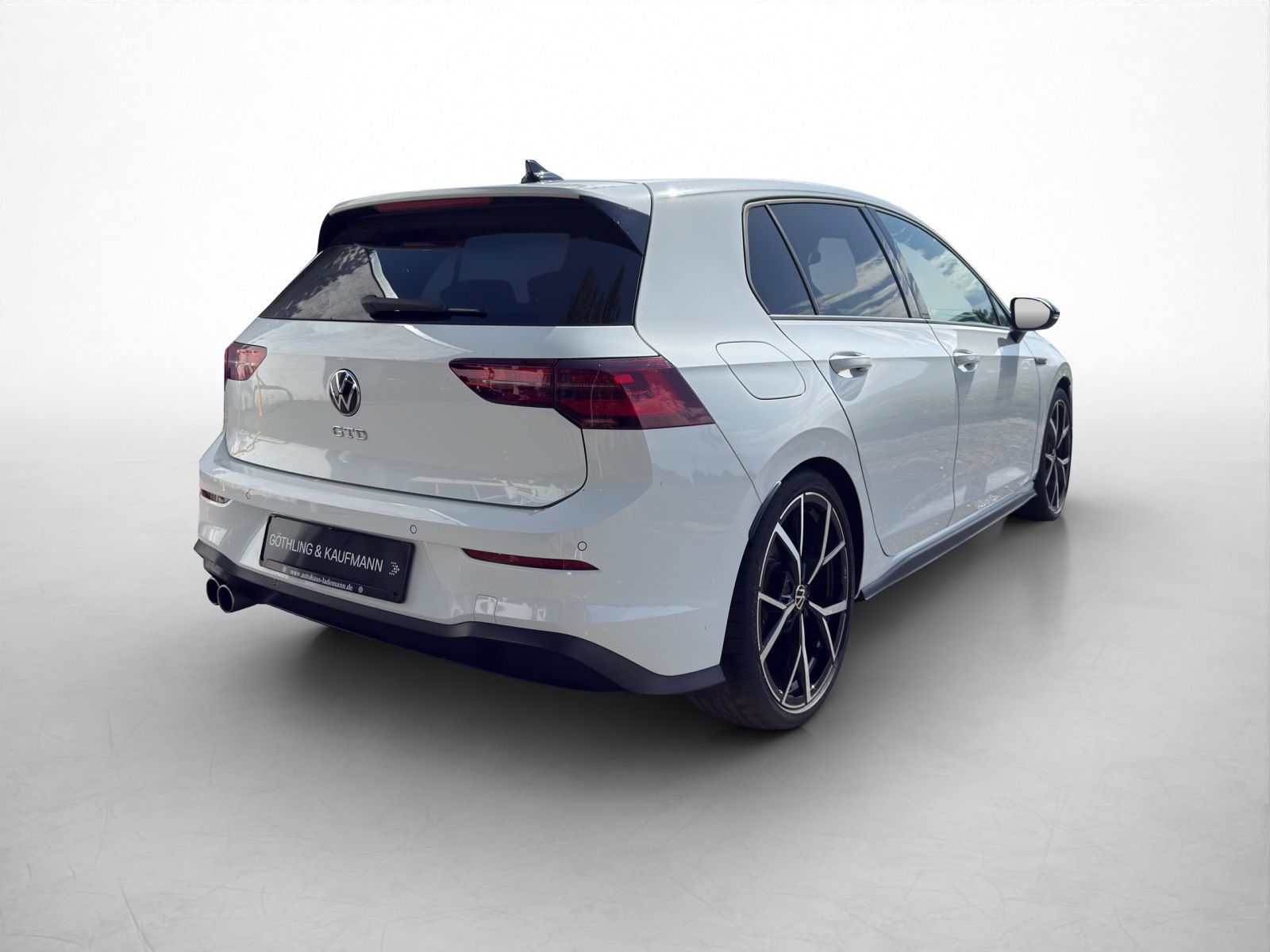 Volkswagen Golf GTD 2.0 DSG NAVI AHK BLACKSTYLE PANO LEDER foto 2