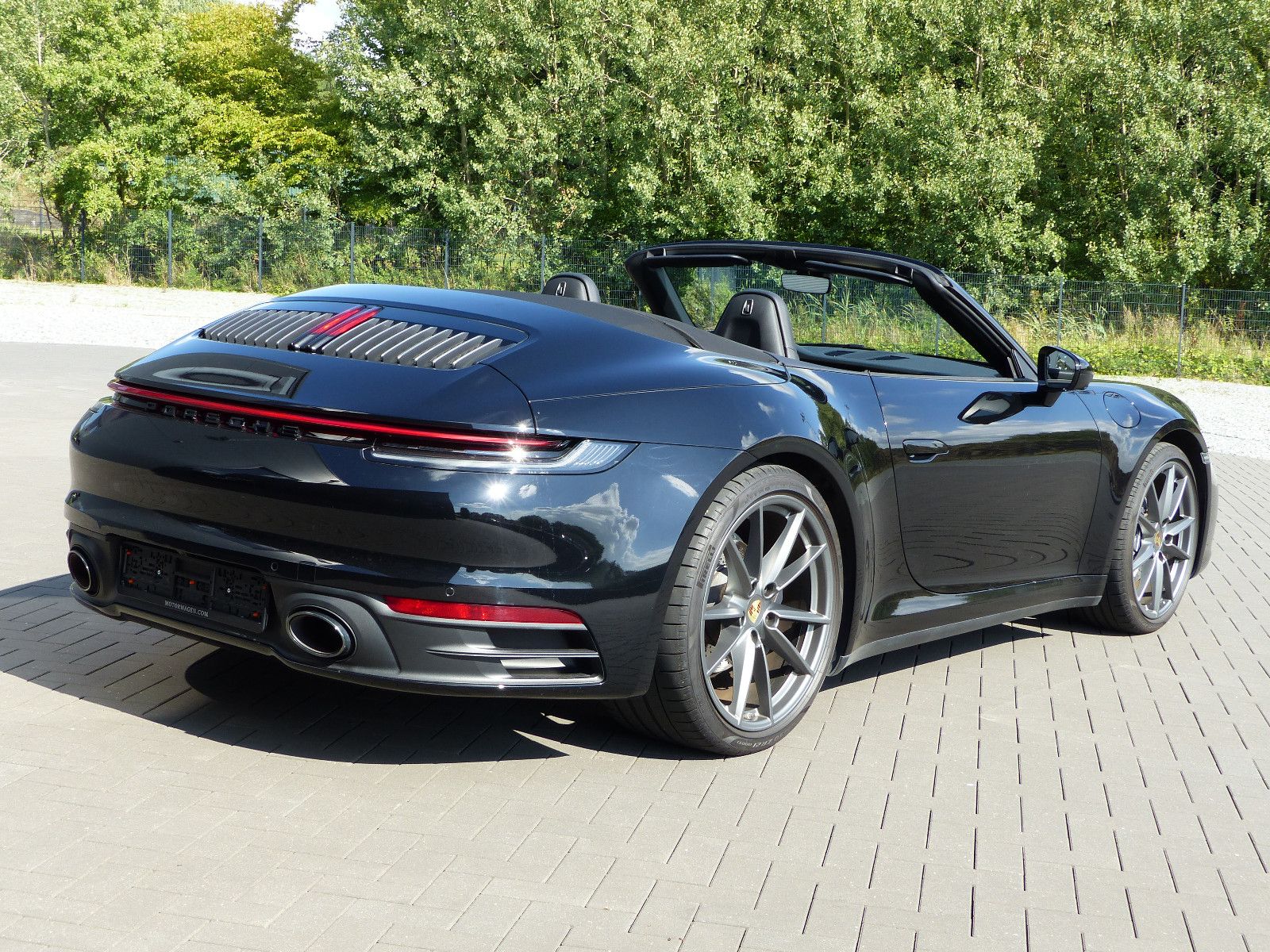Fahrzeugabbildung Porsche 992 Carrera 4 Cabriolet