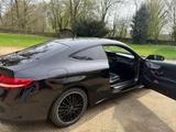 Mercedes-Benz C 200 Autom. - AMG Line- Panorama-Vollausst.  - mit Hybrid-Antrieb: Coupe, Schwarz