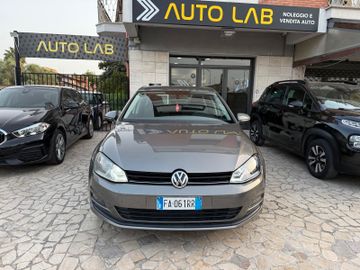 Volkswagen Golf - 2