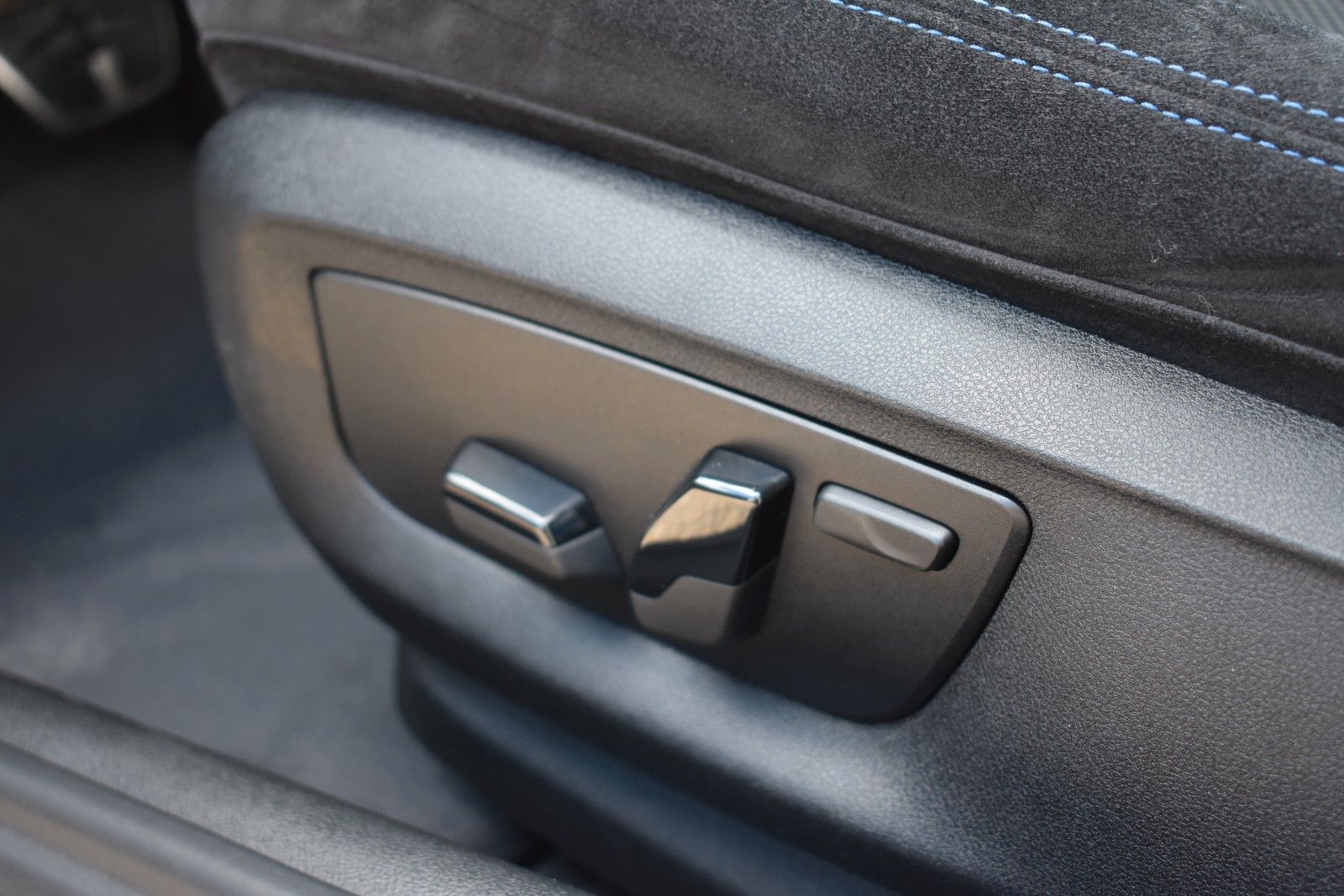 Fahrzeugabbildung BMW BMW 520d Touring  xDrive/M Sport/Anhänger/Shadow