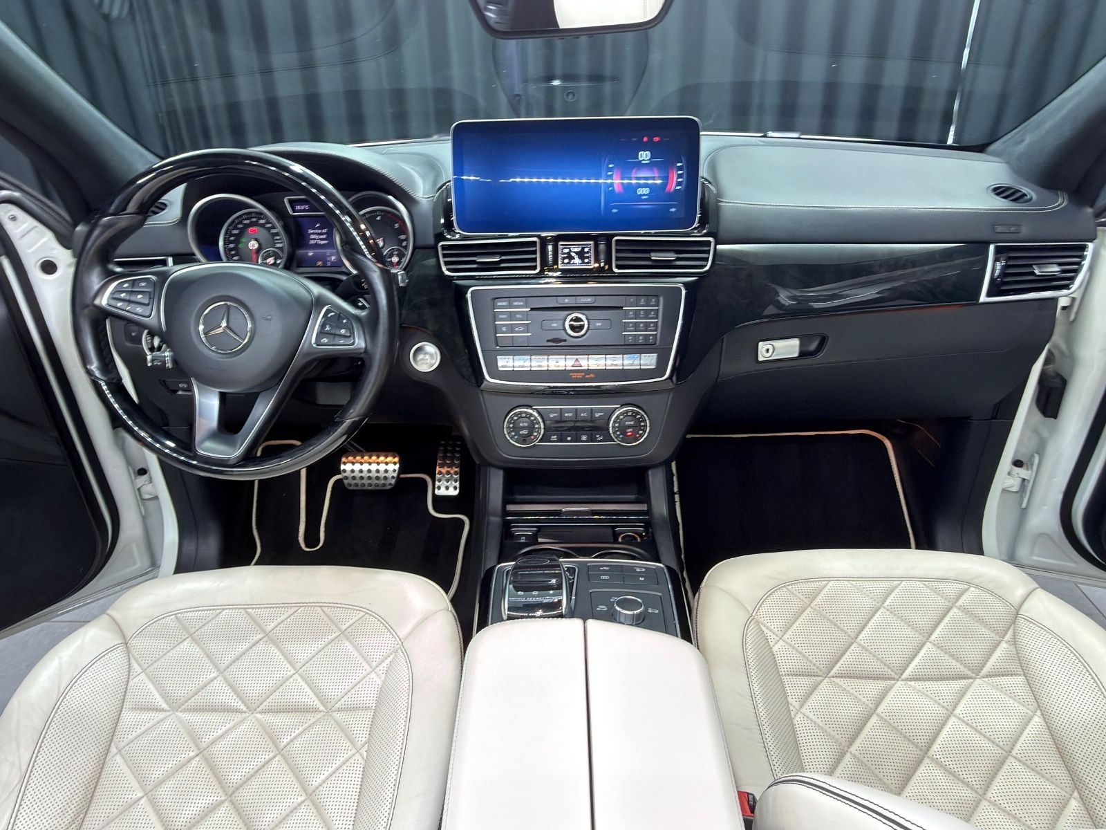 Fahrzeugabbildung Mercedes-Benz GLE 350 d Coupe 4Matic|TV|PANO|AMG-LINE|VOLL|22"