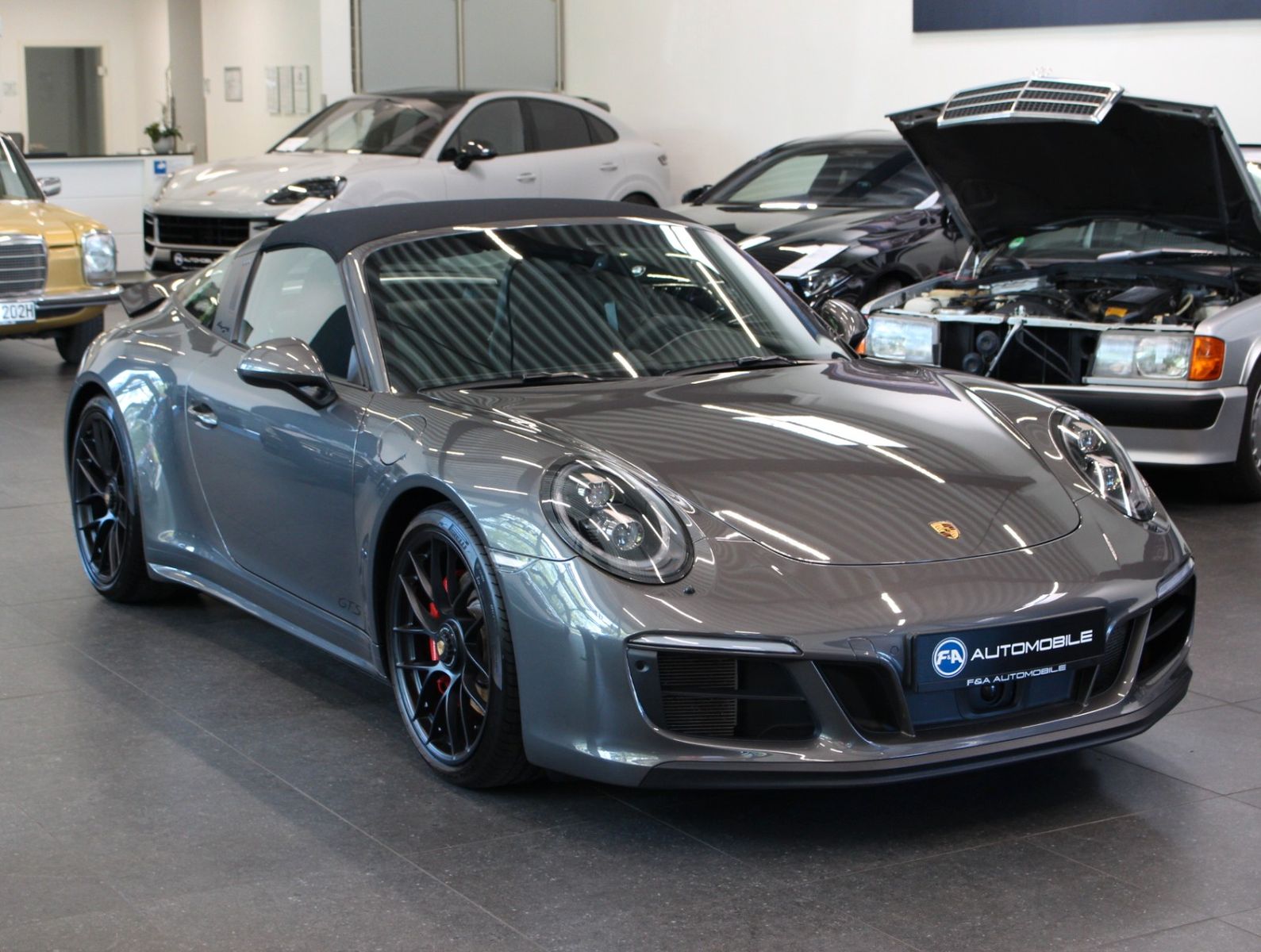 Fahrzeugabbildung Porsche Targa 4 GTS Sport Chrono*Carbon*2.Hand*MWST