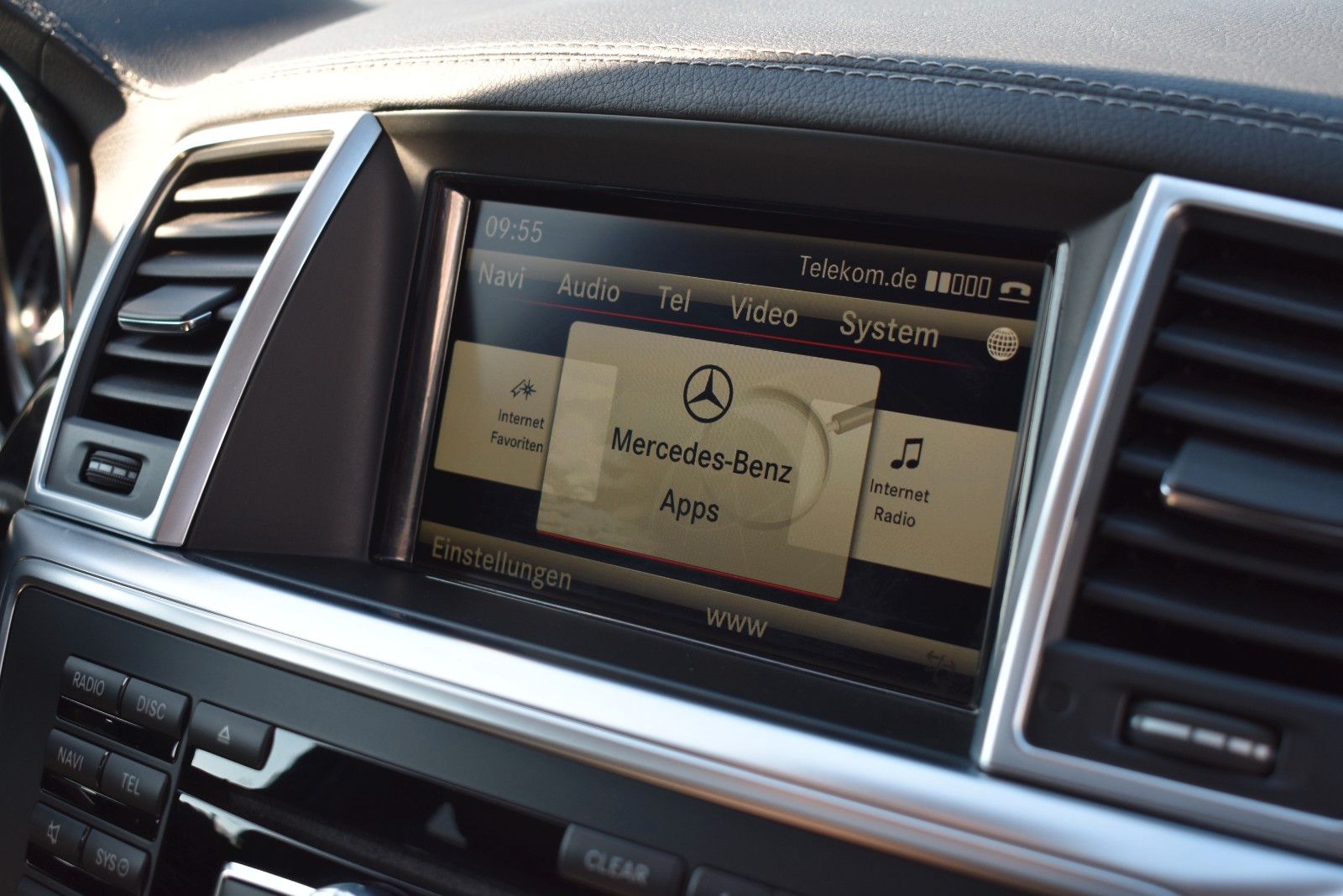 Fahrzeugabbildung Mercedes-Benz ML 350 CDI Display Fond H&K AHK Pano Softclose