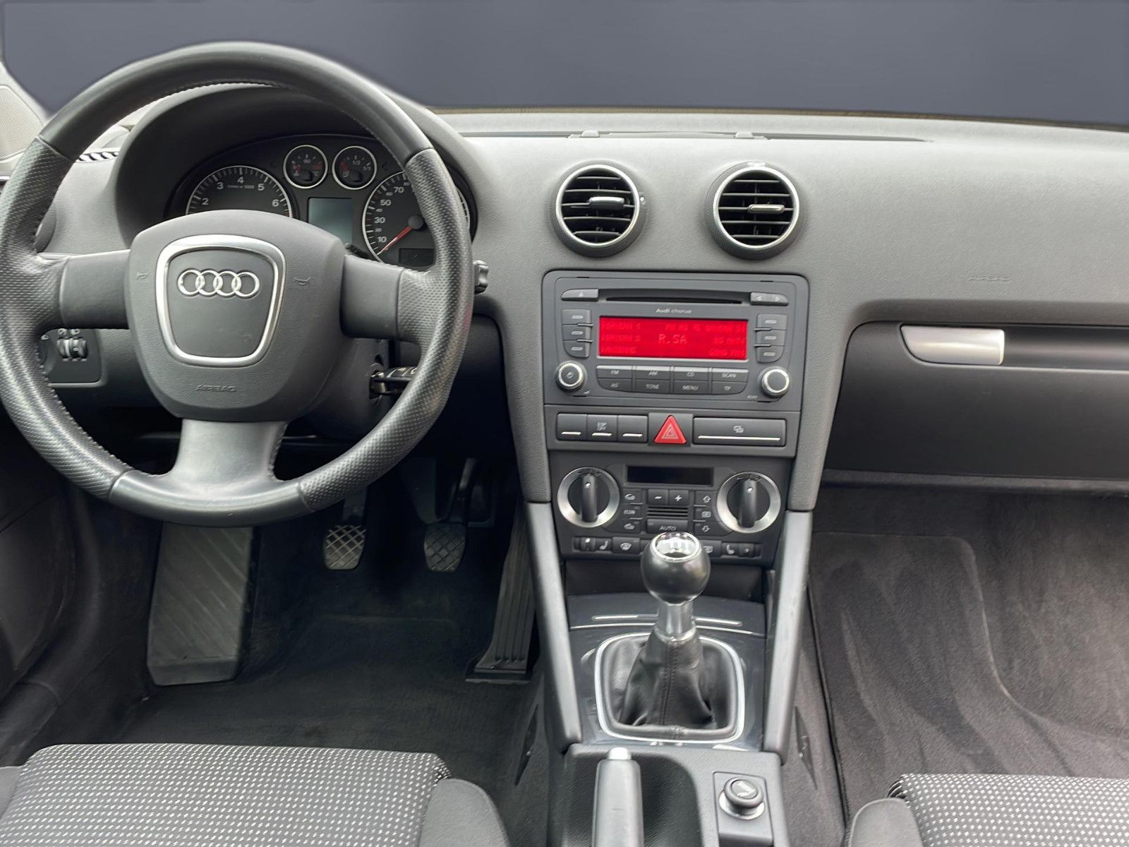 Fahrzeugabbildung Audi A3 Sportback 1.6 FSI Ambition/ Unfallfrei !!