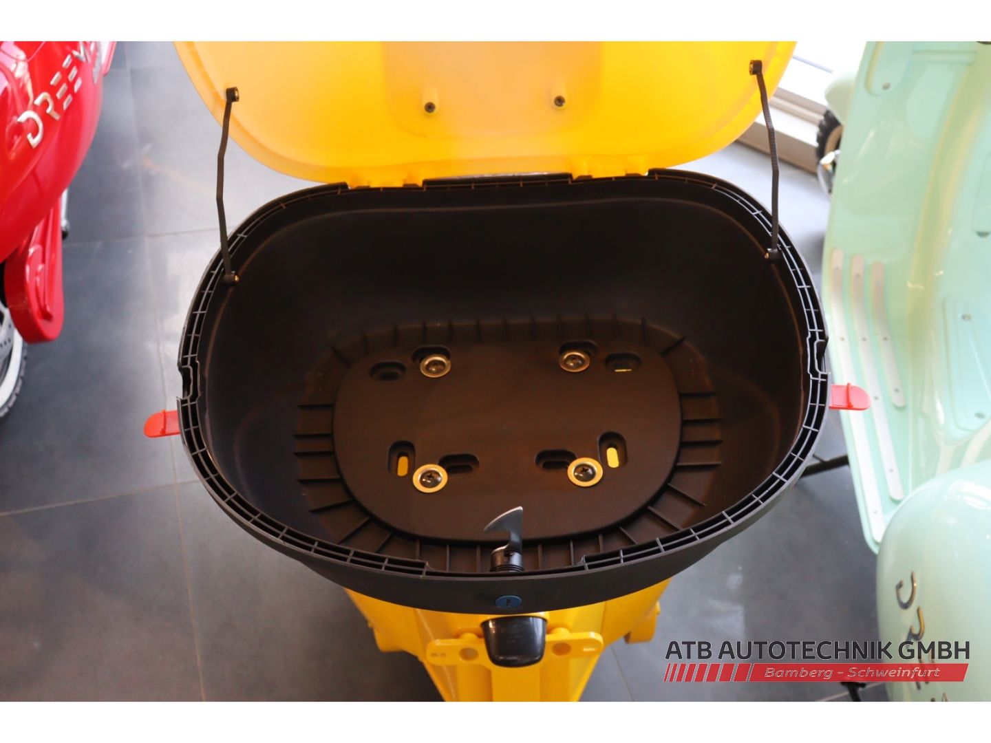 Fahrzeugabbildung DREEMS Amalfi 45 km/h inkl. Topcase zzgl. Überführungsk