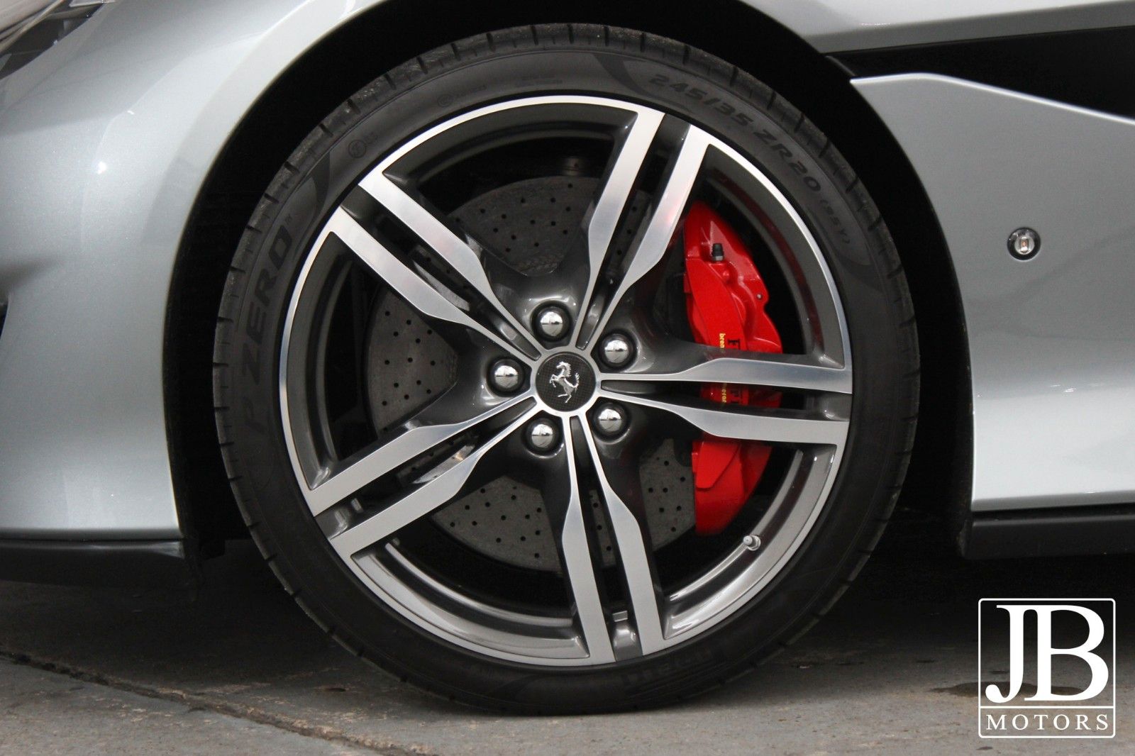 Fahrzeugabbildung Ferrari Portofino LED Beifahrer Display Alcantara