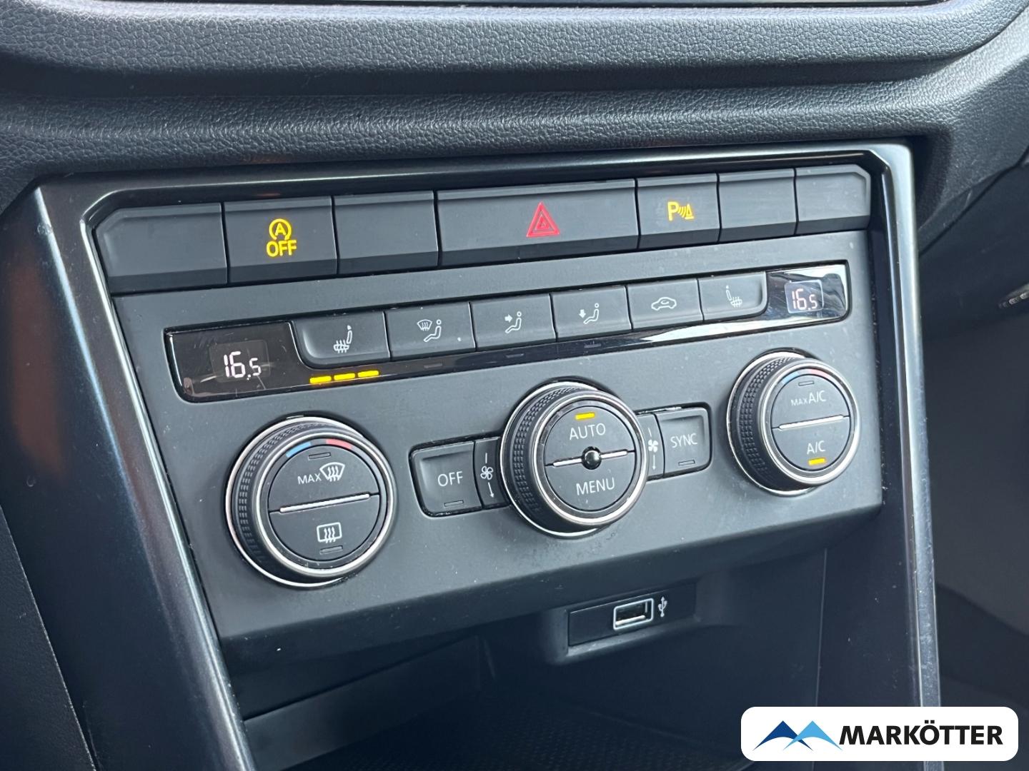 Volkswagen T-Roc 1.0 TSI ACC/AHK/NAVI/ALLWETTERREIFEN NEU