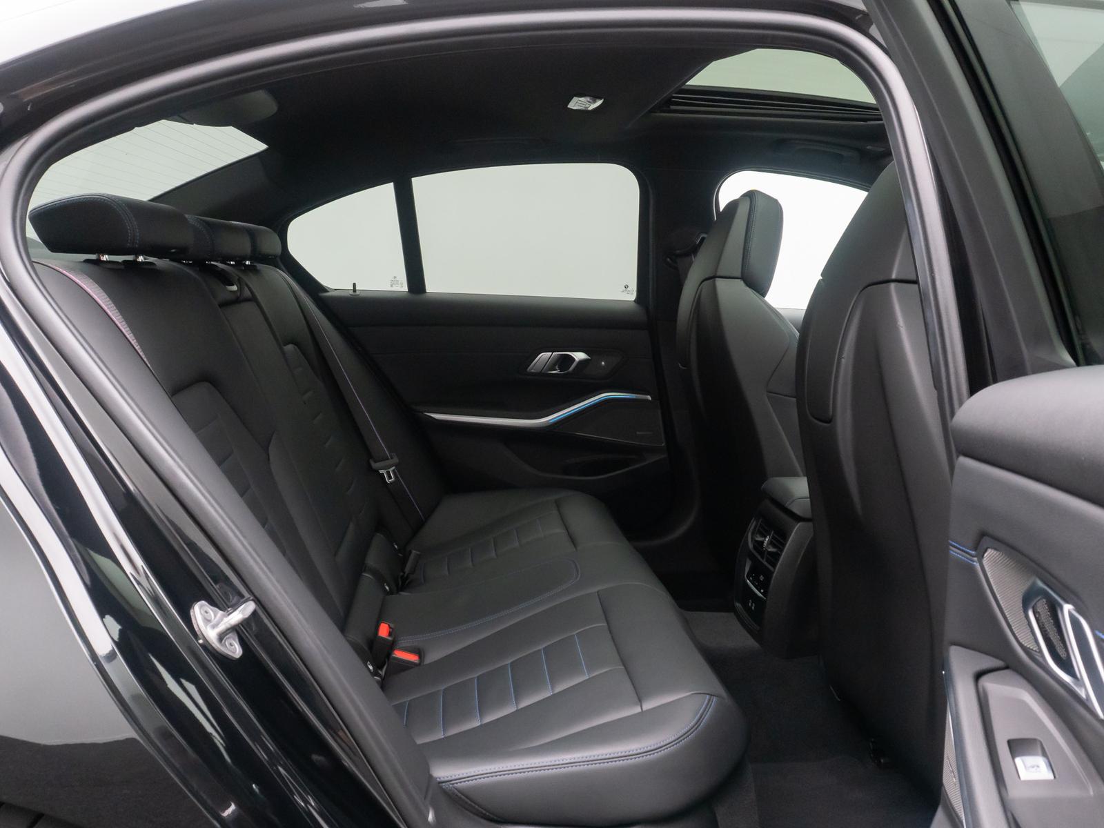 BMW M340d xD 360° HUD DAB H/K Alarm AHK Glasdach 19"