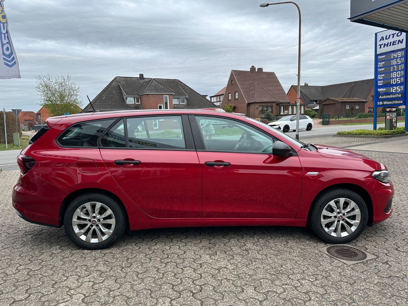 Fahrzeugabbildung Fiat Tipo 1.4 Kombi Sitzheizung/Klima/LM-Felgen 16"