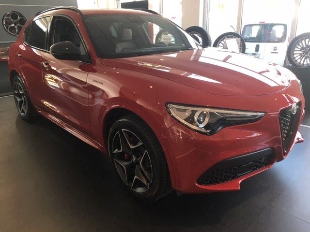 Alfa Romeo Stelvio Veloce Q4 AHK, Touch.