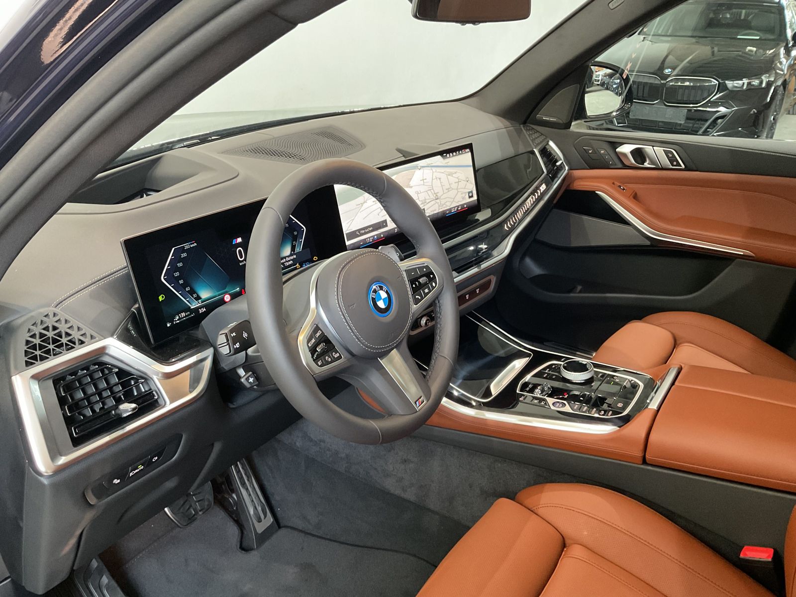 Fahrzeugabbildung BMW X5 xDrive50e M Sportpaket Pro Komfortpaket Plus