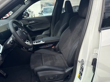 BMW iX1 xDrive30 M Sportpaket Head-Up HK HiFi DAB