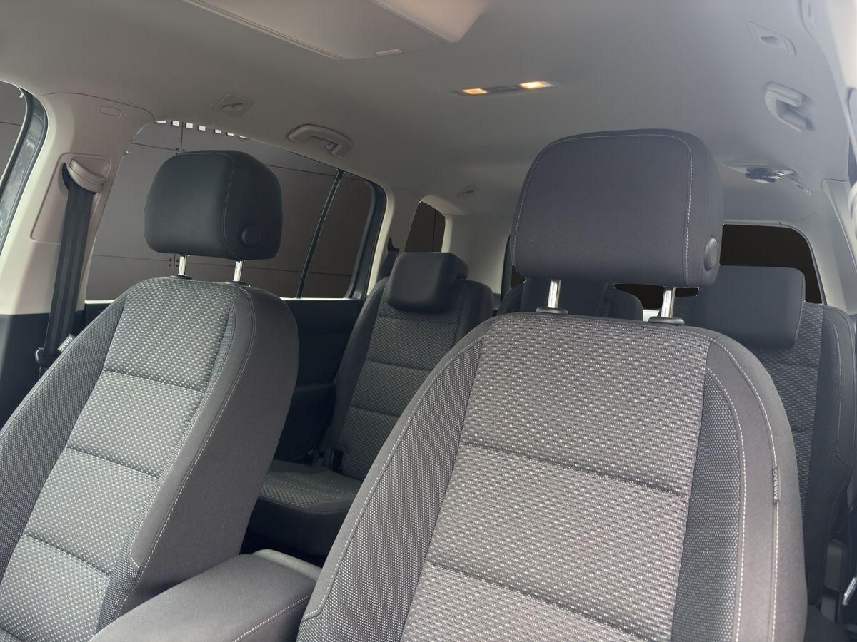 Touran Comfortline DSG PDC v+h KLIMAAUTO LED