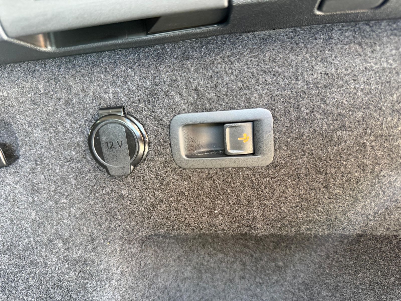 Illustration du véhicule SKODA Kodiaq 2.0 TDI 4x4 Selec PANO*AHK*MATRIX*StandH.