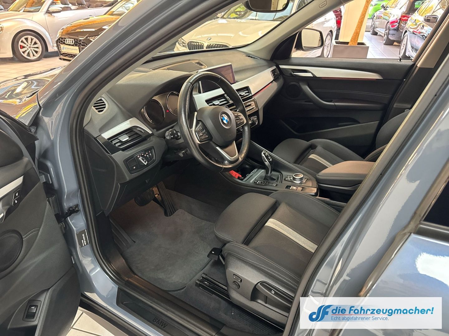 Fahrzeugabbildung BMW X1 sDrive 18 i Advantage Sound Sportsi. LED el.H