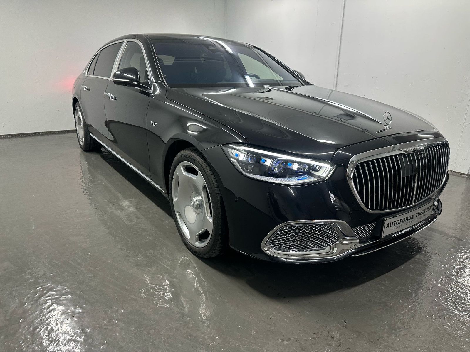 Fahrzeugabbildung Mercedes-Benz S 680 4MATIC MAYBACH *PANO*TV*MANUFAKTUR*TISCHE*