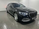 Mercedes-Benz S 680 4MATIC MAYBACH *PANO*TV*MANUFAKTUR*TISCHE* - mit Benzin-Antrieb: Panorama-Dach, Limousine