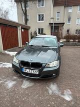 BMW 318i - - BMW 318: Grün