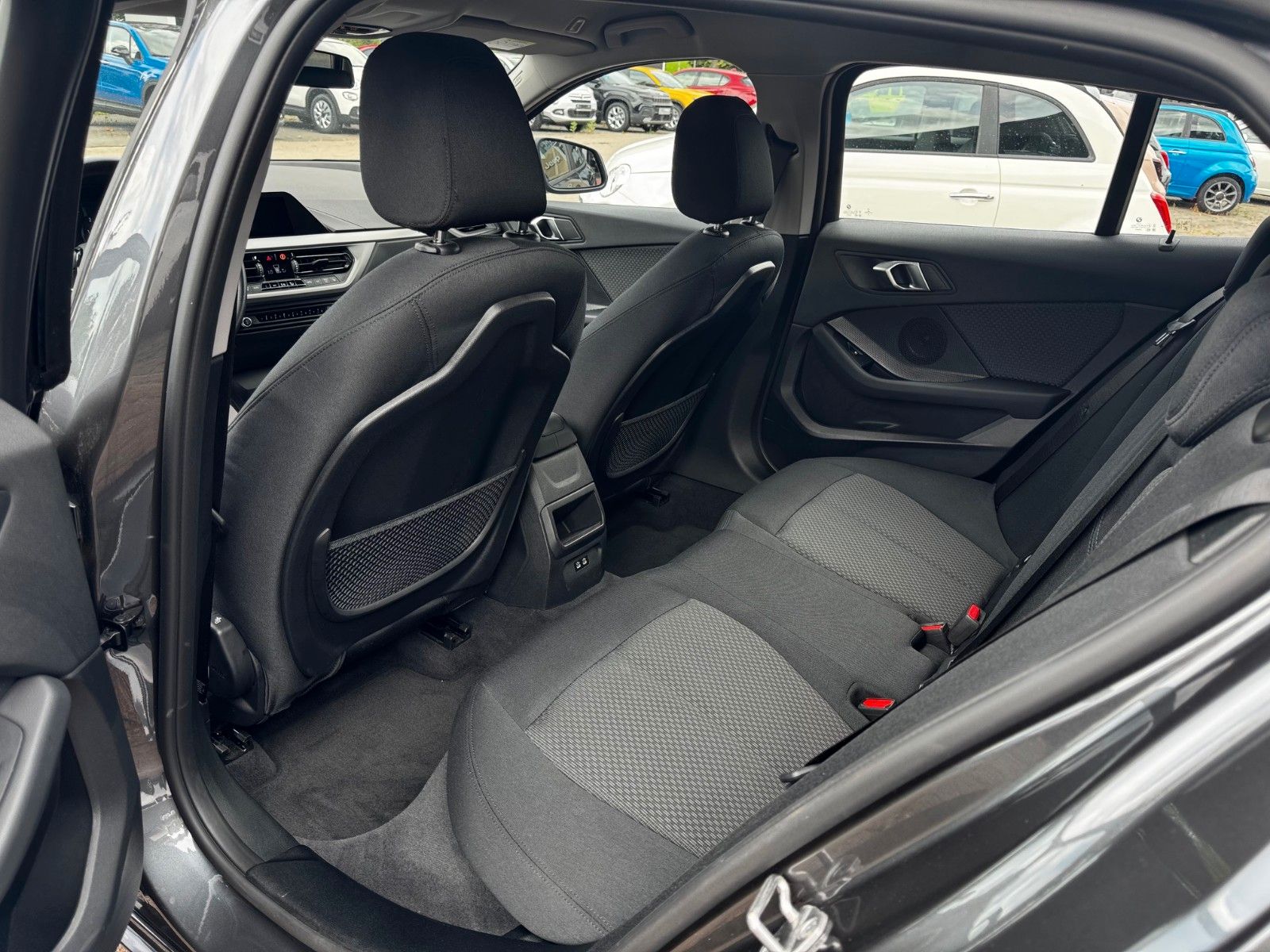 Fahrzeugabbildung BMW 116 Baureihe 1 Lim. 116 i Sitzheizung USB