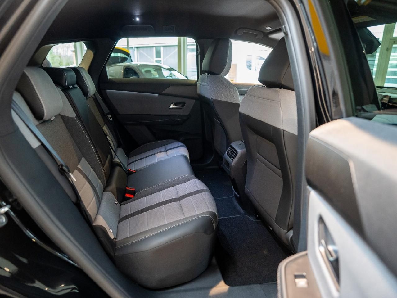 Fahrzeugabbildung Opel Grandland Electric 157 kW GS