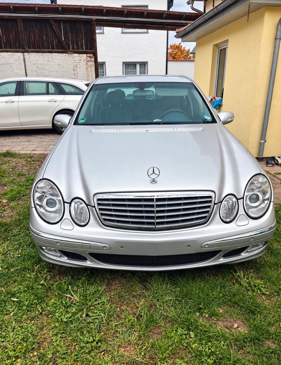 Mercedes-Benz E 240