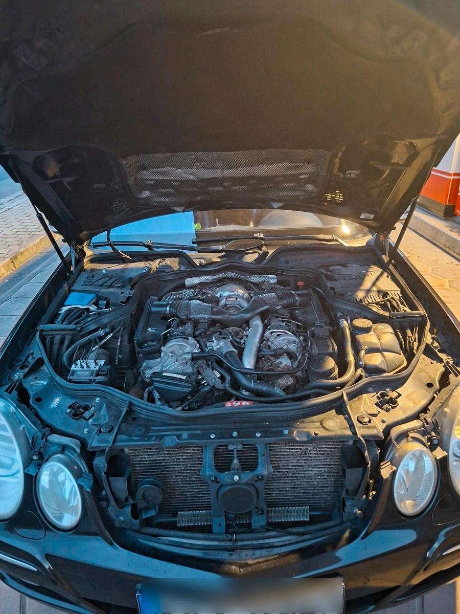 Mercedes-Benz E320 2007 — photo 10