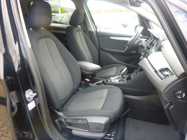 Fahrzeugabbildung BMW 220d Gran Tourer >AUT/NAV/LED/SHZ<