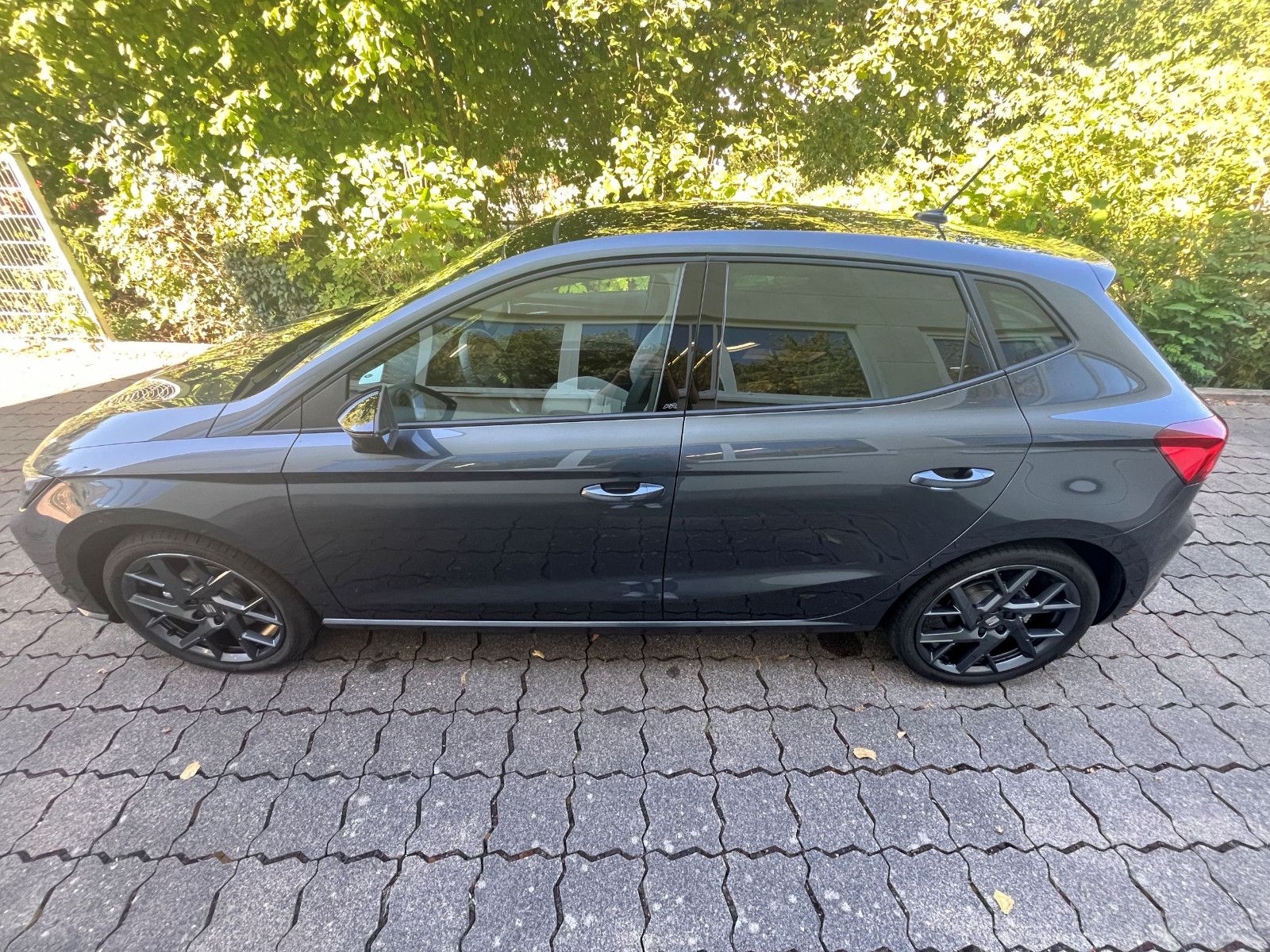 Fahrzeugabbildung SEAT Ibiza 1.5 TSI 110 kW FR DSG 18" NEUES MODELL